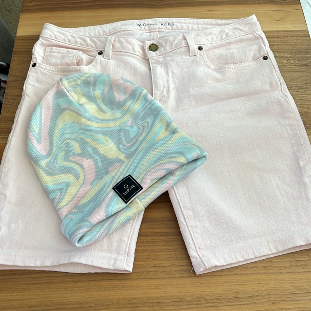 Michael Kors shorts with beanie 
Shorts size 8 
Excellent Condition